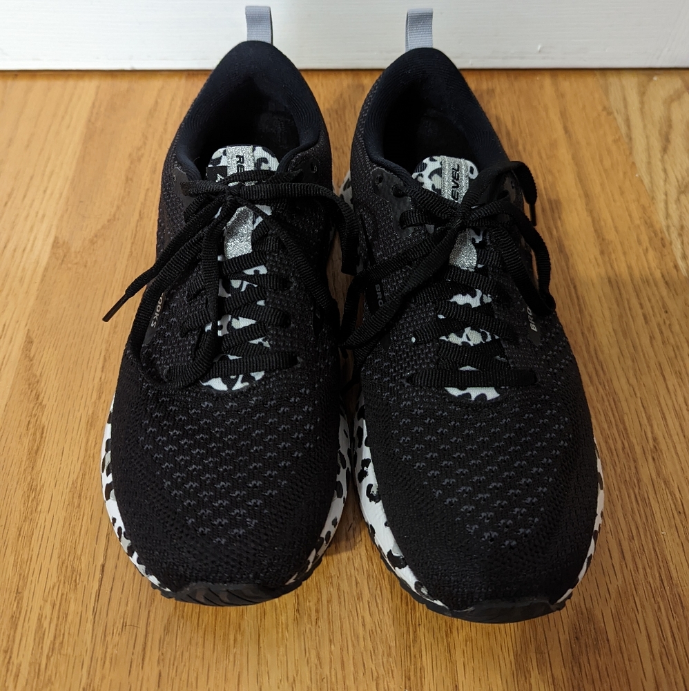 Brooks sneakers